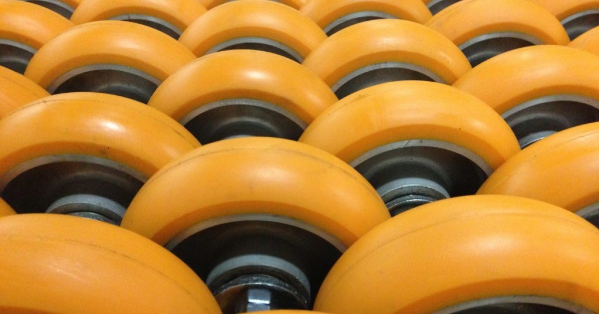 Heat, Cold, and Corrosion: Selecting Casters for Extreme Temperatures